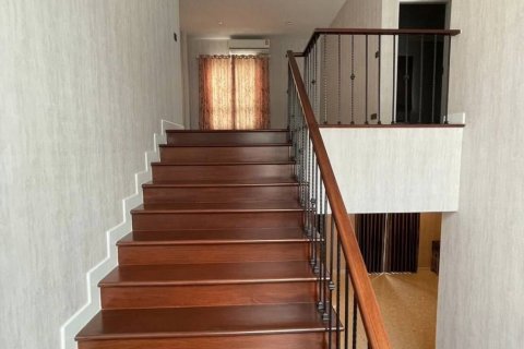 Дом в Самутпракане, Таиланд с 4 спальнями № 86596 - фото 10