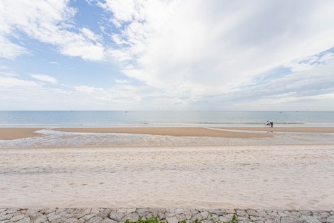 Кондоминиум с 4 спальнями в Хуа Хине, Таиланд № 125152 - фото 3