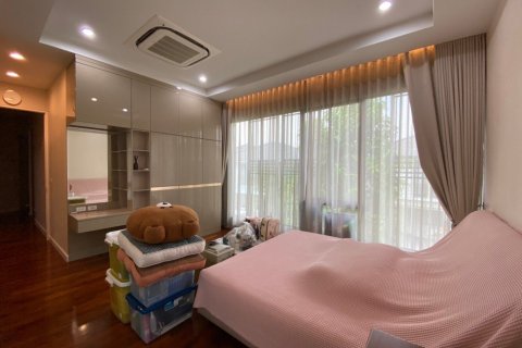 House in Phasi Charoen, Bangkok, Thailand 5 bedrooms № 141296 - photo 12