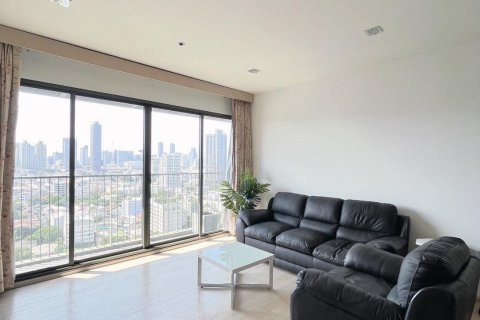 Condo in Watthana, Bangkok, Thailand, 2 bedrooms  № 123906 - photo 5