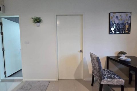Condo in Khlong Toei, Bangkok, Thailand, 2 bedrooms  № 123904 - photo 4