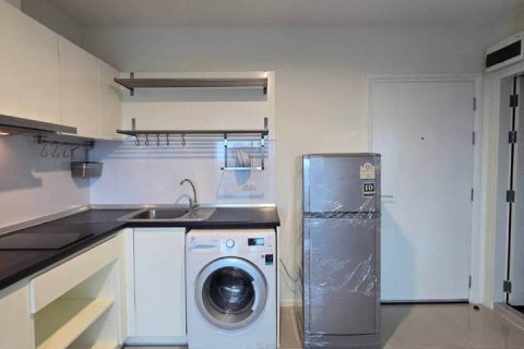 Condo in Khlong Toei, Bangkok, Thailand, 2 bedrooms  № 123904 - photo 14
