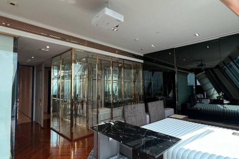 Condo in Watthana, Bangkok, Thailand, 3 bedrooms  № 123903 - photo 14