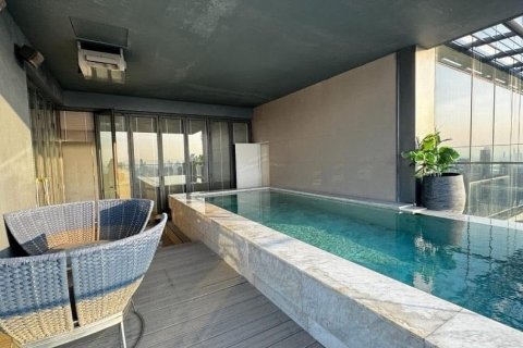 Condo in Watthana, Bangkok, Thailand, 3 bedrooms  № 123903 - photo 8