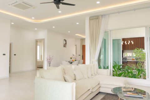 Villa in Hua Hin, Thailand 3 bedrooms № 132781 - photo 5