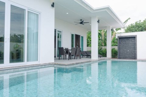 Villa in Hua Hin, Thailand 3 bedrooms № 132781 - photo 1