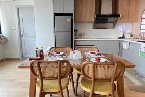 Condo in Bangkok, Thailand, 2 bedrooms  № 132783 - photo 2