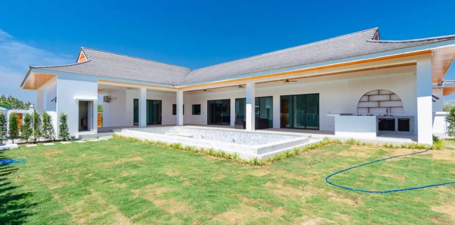 Villa in Hua Hin, Thailand 4 bedrooms № 120258