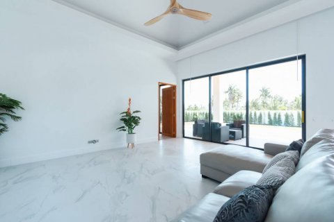 Villa in Hua Hin, Thailand 4 bedrooms № 120258 - photo 6