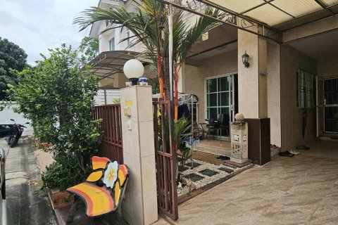 Дом в Бангкхэ, Бангкок, Таиланд с 3 спальнями № 142766 - фото 2