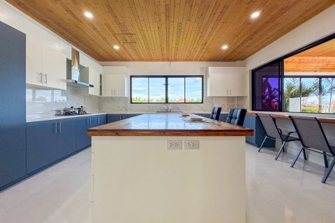 House in Pattaya, Thailand 5 bedrooms № 142735 - photo 24