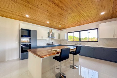 House in Pattaya, Thailand 5 bedrooms № 142735 - photo 25