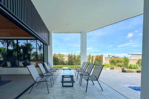 House in Pattaya, Thailand 5 bedrooms № 142735 - photo 19