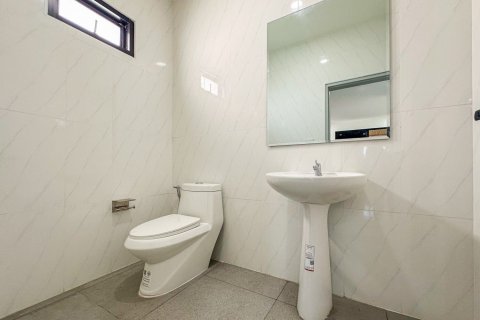 House in Pattaya, Thailand 5 bedrooms № 142735 - photo 23