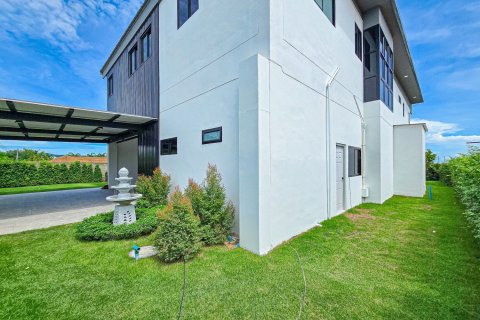 House in Pattaya, Thailand 5 bedrooms № 142735 - photo 13