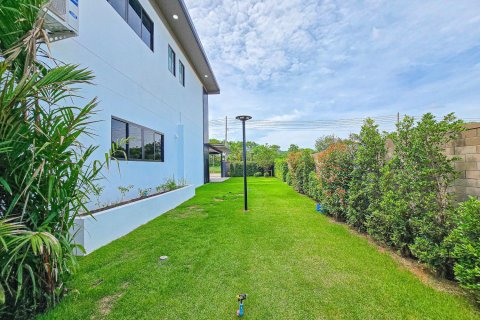 House in Pattaya, Thailand 5 bedrooms № 142735 - photo 10