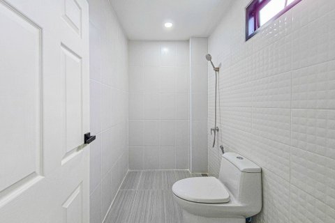 House in Pattaya, Thailand 5 bedrooms № 142735 - photo 15