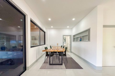 House in Pattaya, Thailand 5 bedrooms № 142735 - photo 22
