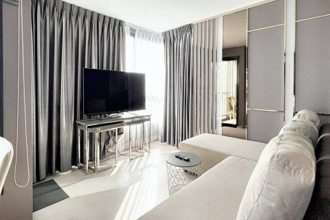 Condo in Bang Na, Bangkok, Thailand, 2 bedrooms  № 86158 - photo 1