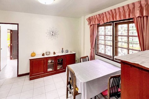 Дом в Донмыанге, Бангкок, Таиланд с 5 спальнями  № 86156 - фото 10