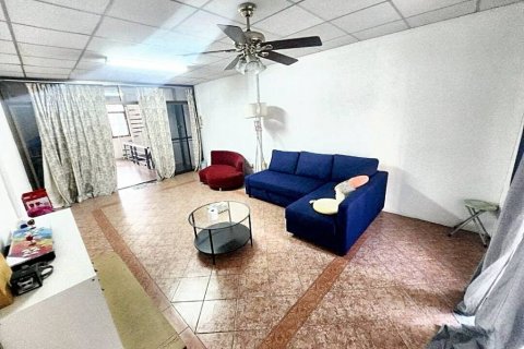 Таунхаус в Бангкоке, Таиланд с 2 спальнями № 86159 - фото 8