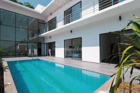 House in Bang Lamung, Thailand 6 bedrooms № 85373 - photo 1