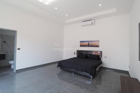 House in Bang Lamung, Thailand 6 bedrooms № 85373 - photo 18