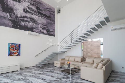 House in Bang Lamung, Thailand 6 bedrooms № 85373 - photo 2