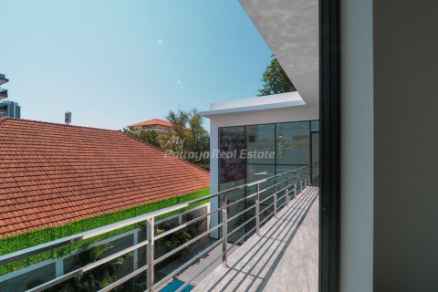 House in Bang Lamung, Thailand 6 bedrooms № 85373 - photo 13