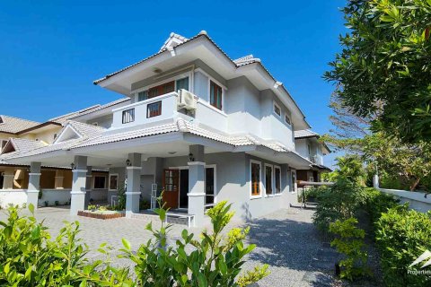 House in Chiang Mai, Thailand 4 bedrooms № 122830 - photo 1