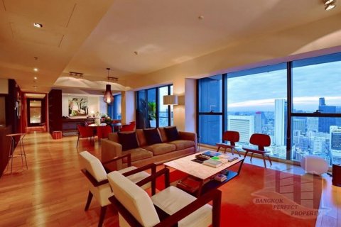 Condo in Sathon, Bangkok, Thailand, 2 bedrooms  № 132242 - photo 1