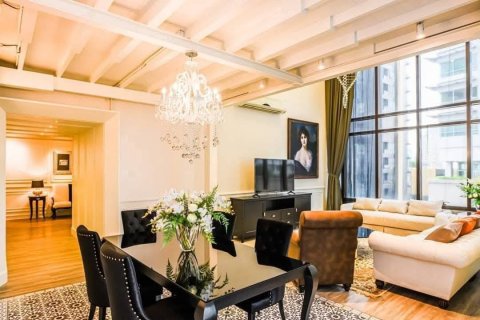 Condo à Khlong Toei, Bangkok, Thaïlande, 3 chambres  № 132244 - photo 1