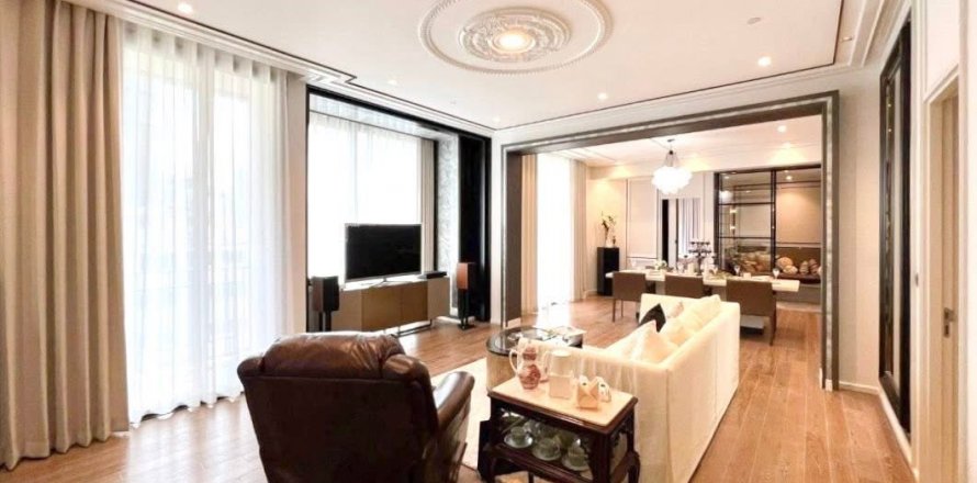 Condo in Pathum Wan, Bangkok, Thailand, 3 bedrooms  № 132247