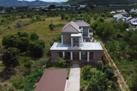 Вилла в Хуа Хине, Таиланд с 5 спальнями № 104410 - фото 1