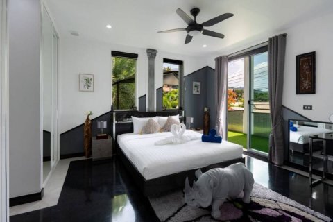 Villa in Rawai, Thailand 7 bedrooms № 86725 - photo 7