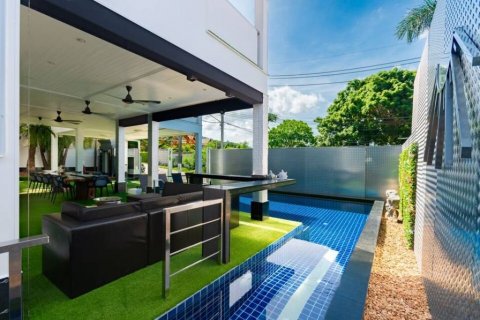Villa in Rawai, Thailand 7 bedrooms № 86725 - photo 2