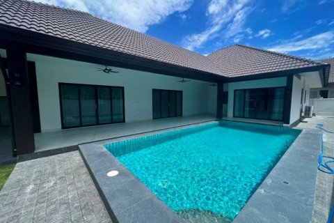 Вилла в Хуа Хине, Таиланд с 3 спальнями  № 124777 - фото 1