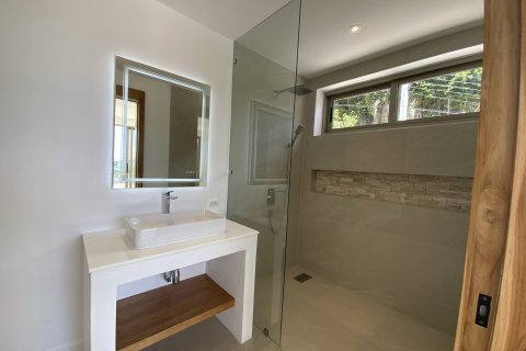 House in Ko Samui, Thailand 3 bedrooms № 124775 - photo 13