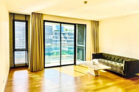 Condo in Bangkok, Thailand, 3 bedrooms  № 124776 - photo 1