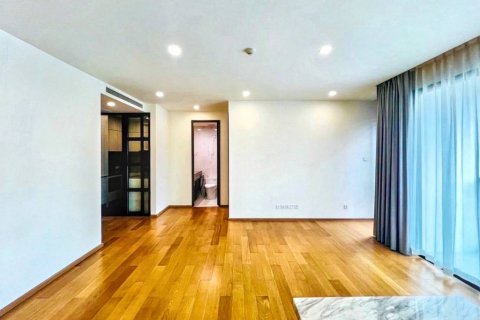 Condo in Bangkok, Thailand, 3 bedrooms  № 124776 - photo 4