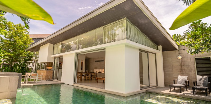 Villa in Phuket, Thailand 3 bedrooms № 124773
