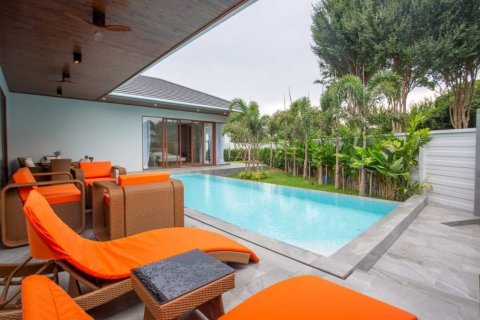 Villa in Hua Hin, Thailand 4 bedrooms № 116183 - photo 3