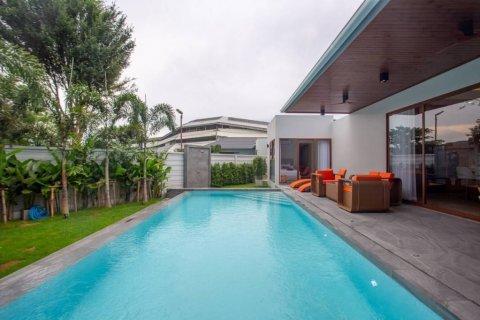 Villa in Hua Hin, Thailand 4 bedrooms № 116183 - photo 6
