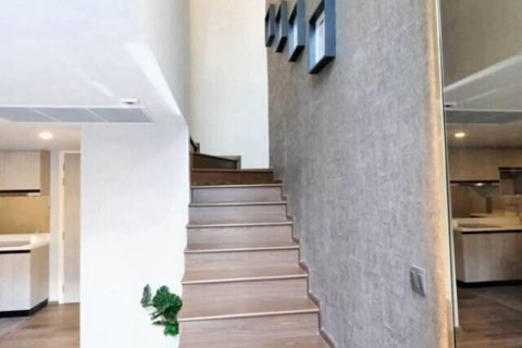 Кондоминиум с 2 спальнями в Бангкоке, Таиланд № 104205 - фото 5