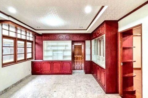 House in Bangkok, Thailand 4 bedrooms № 104203 - photo 10