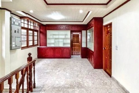 House in Bangkok, Thailand 4 bedrooms № 104203 - photo 9