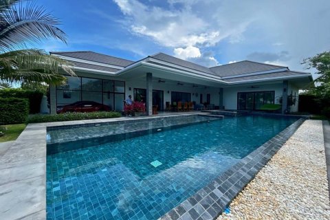 Villa in Cha-am, Thailand 4 bedrooms № 101621 - photo 2