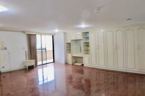 Condo à Bangkok, Thaïlande, 3 chambres № 143899 - photo 8