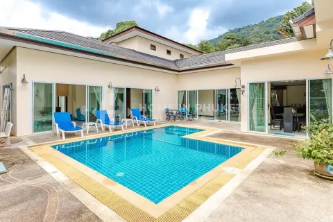 Дом в Кату, Таиланд с 6 спальнями  № 131254 - фото 1