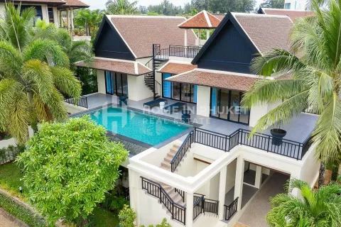 Дом в Пхукете, Таиланд с 4 спальнями  № 131250 - фото 1
